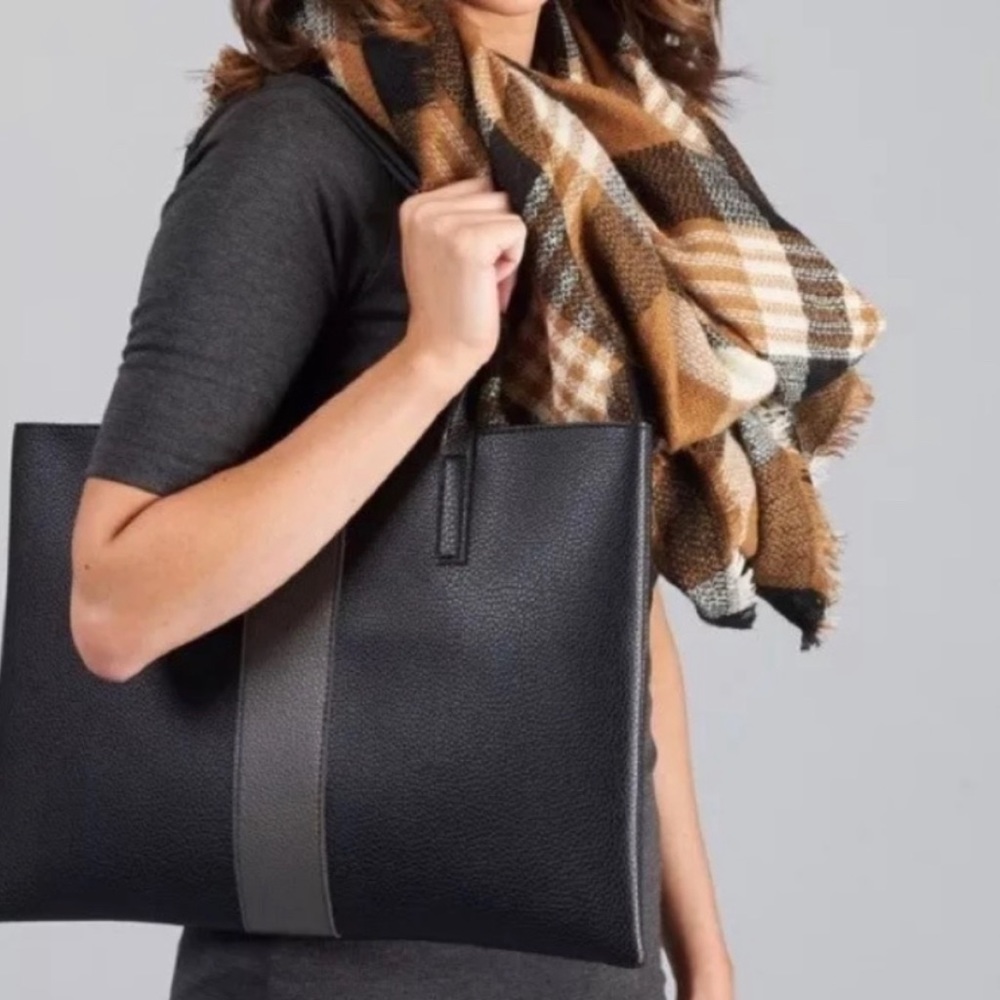 Vince Camuto Luck Tote
